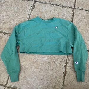Champion Women's Green Cropped Reverse Weave Sweatshir